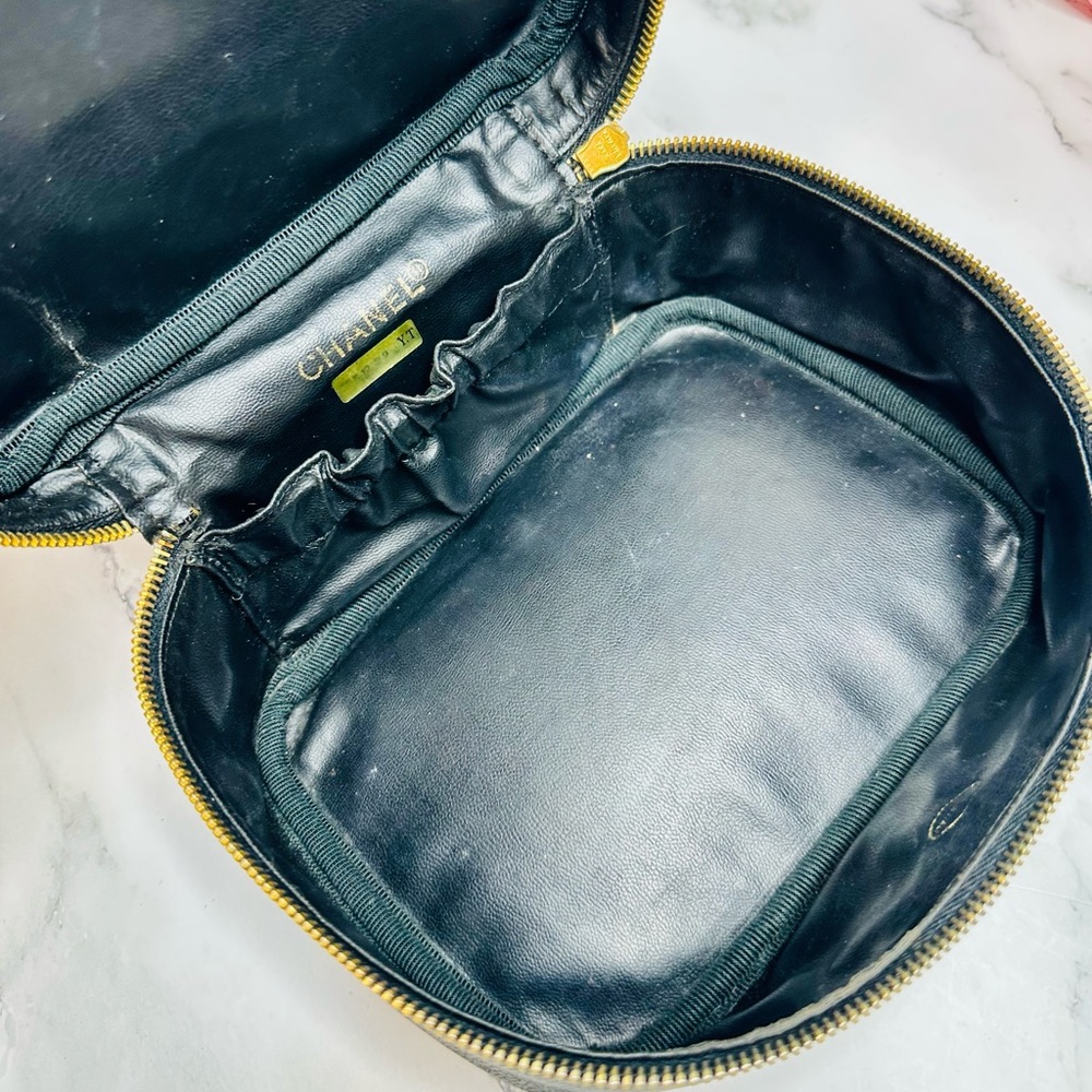 EUC Vintage CHANEL Black Caviar Leather CC Vanity Case Bag - Picture 14 of 16